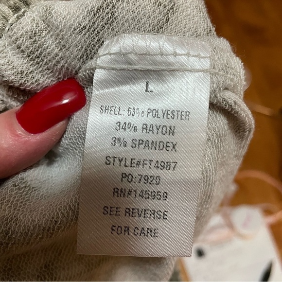 DRESS Forum Drawstring Animal Print Dual Pocket Lounge Shorts, Size L - Picture 8 of 8